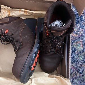 Men 6E Hoss boots 11.5, soft toe in Brown